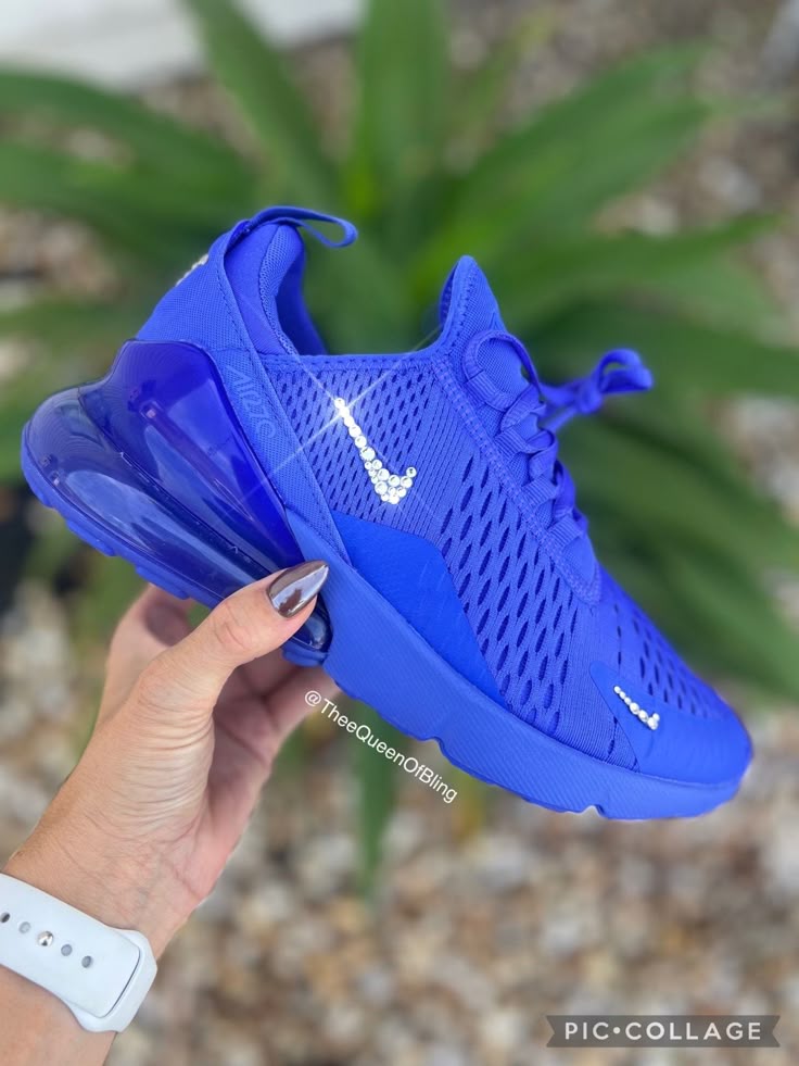 NIKE AIR 270
