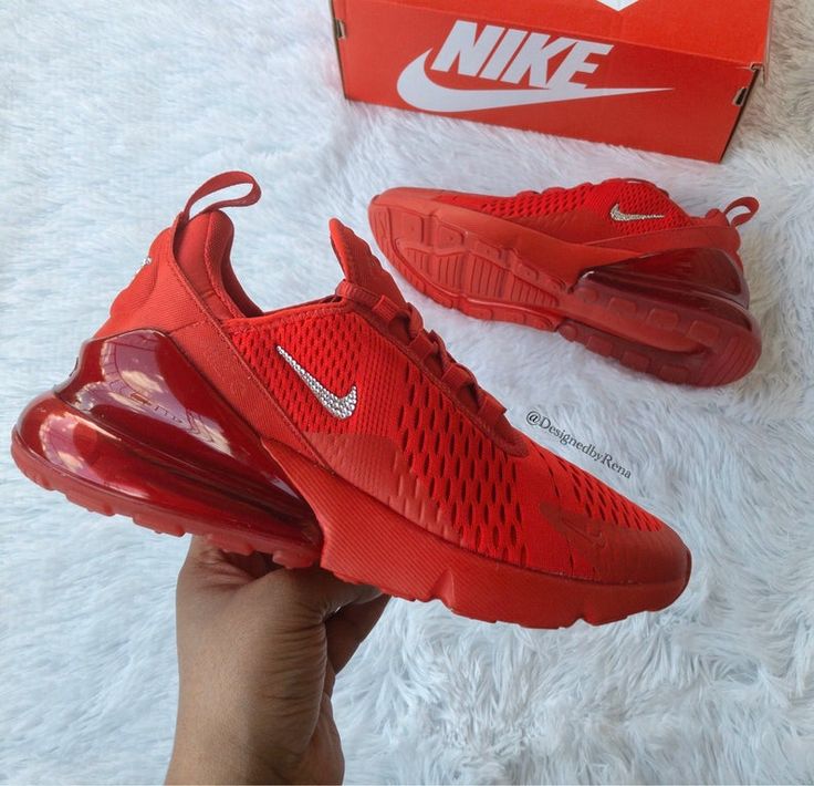 NIKE AIR 270
