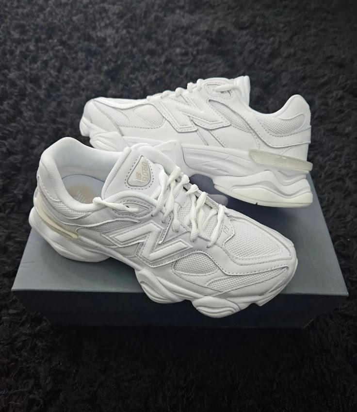NEW BALANCE 9060