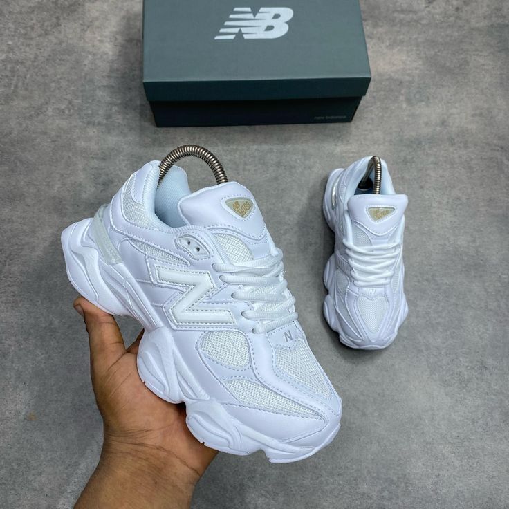 NEW BALANCE 9060