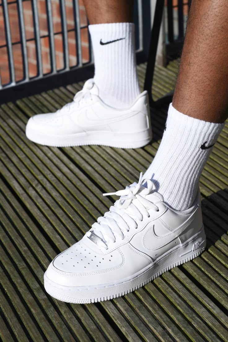 NIKE AIR FORCE 1